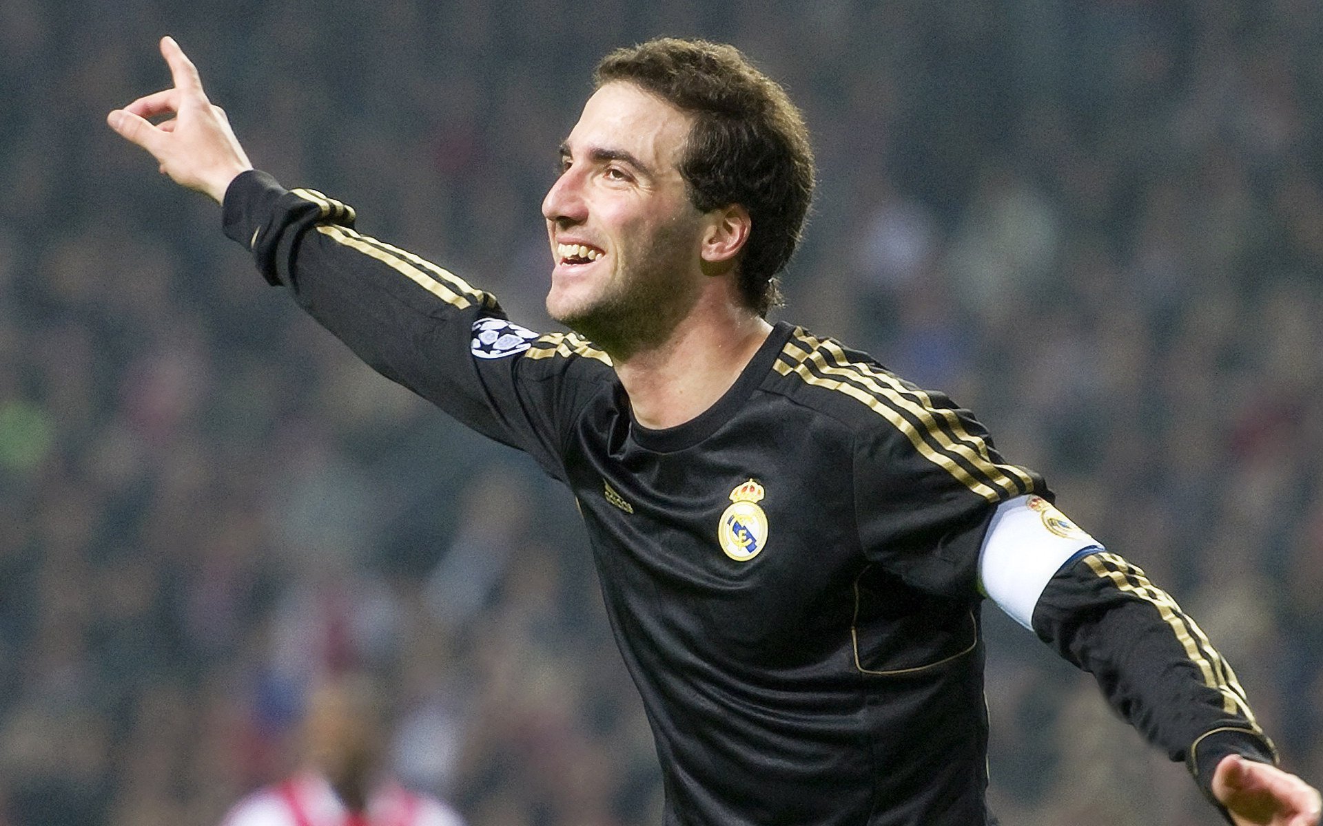 布莱顿主场艰难获胜,保级形势稍缓,布莱顿足球俱乐部官网